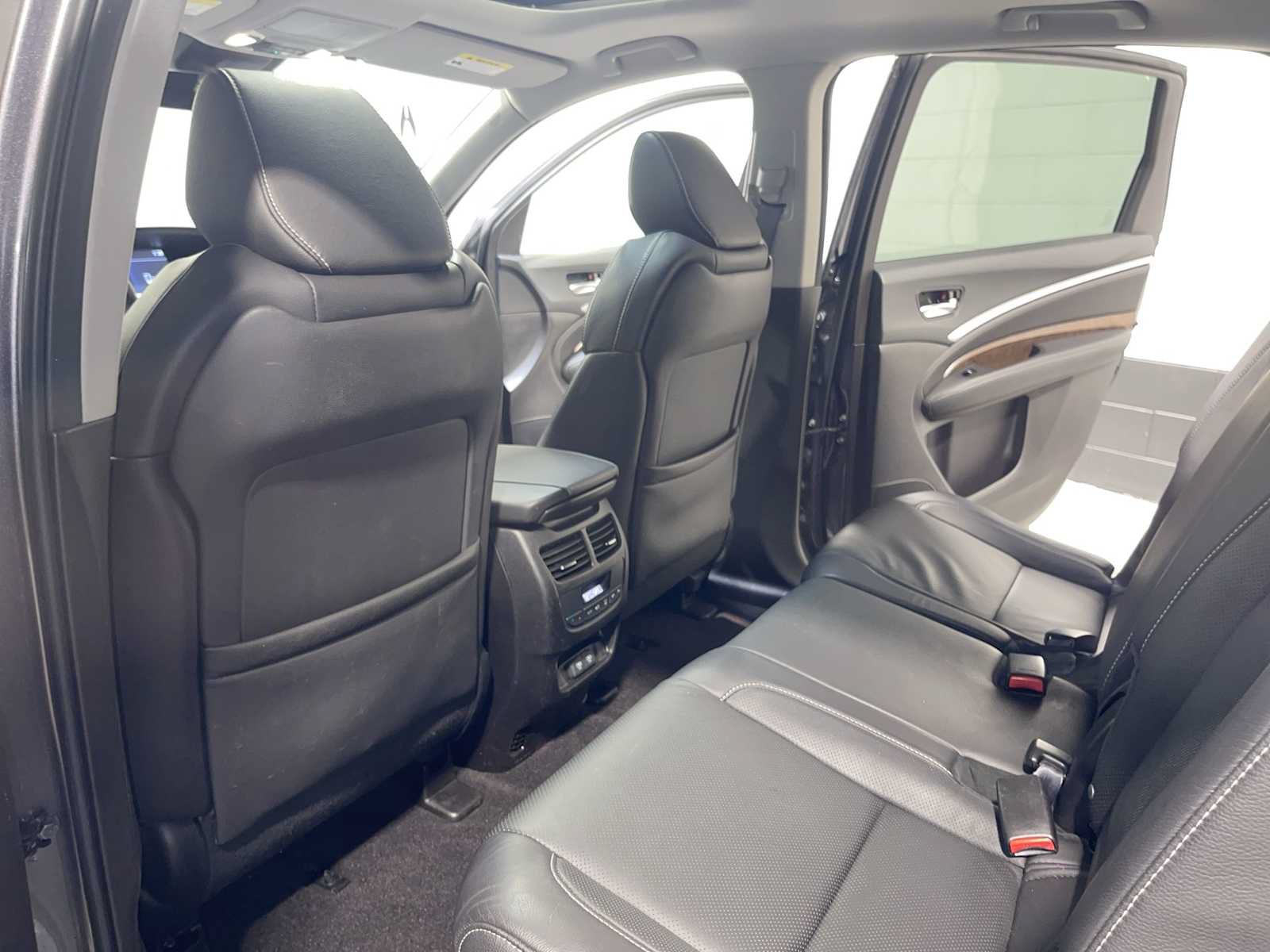 Used 2020 Acura MDX w/ Technology Package AWD/4WD image 12