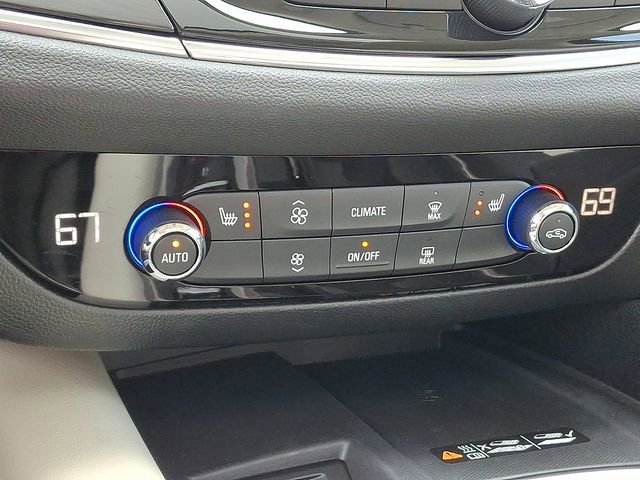 Used 2023 Buick Enclave Essence w/ Experience Buick Package image 20