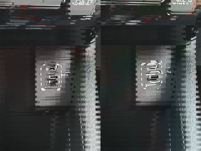 Used 2025 Jeep Compass Latitude image 29