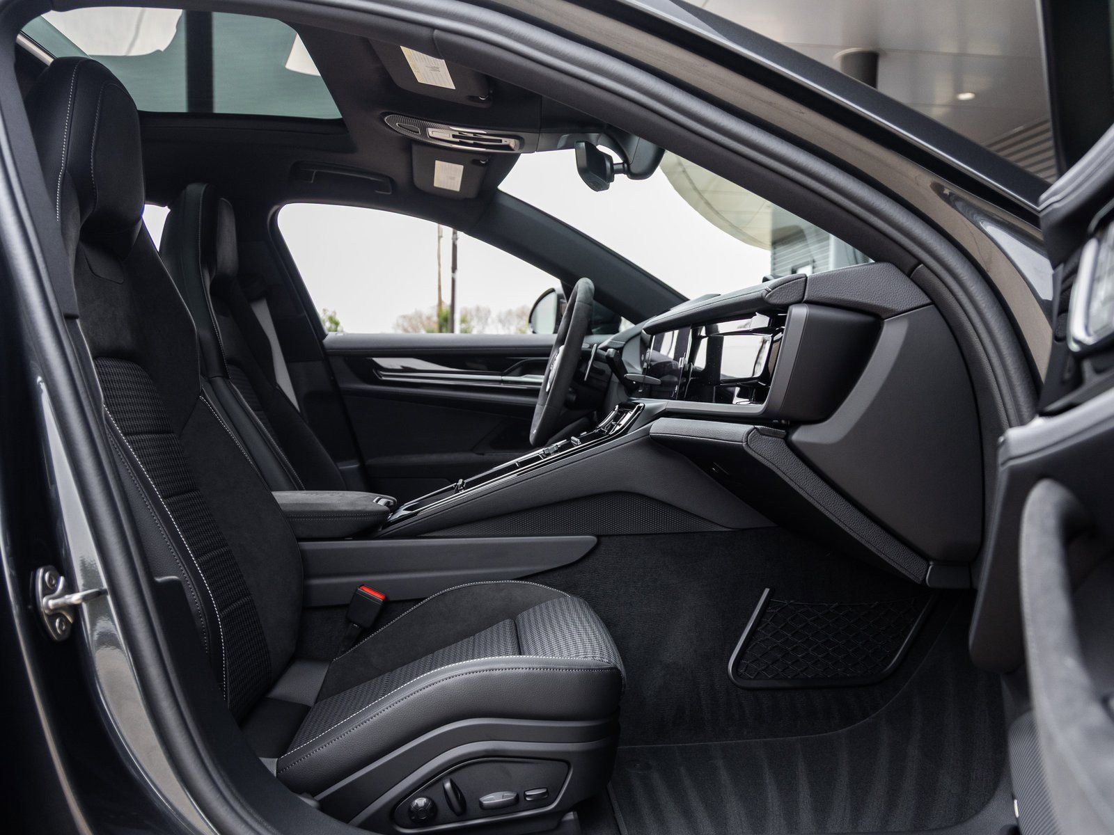 New 2026 Porsche Panamera 4 AWD/4WD image 42