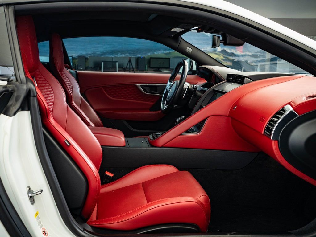 Used 2022 Jaguar F-TYPE R image 21
