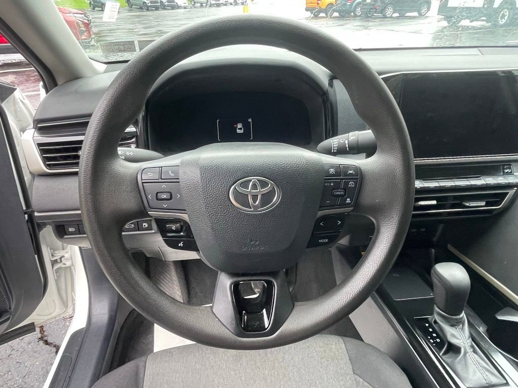 Used 2025 Toyota Camry LE FWD image 24