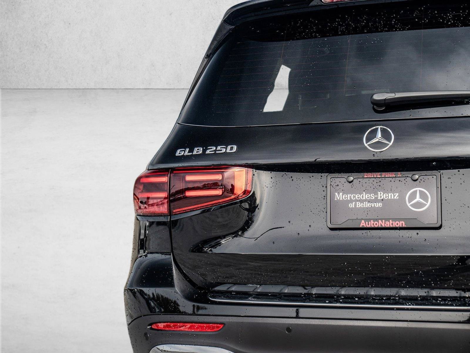 New 2026 Mercedes-Benz GLB 250 4MATIC image 9