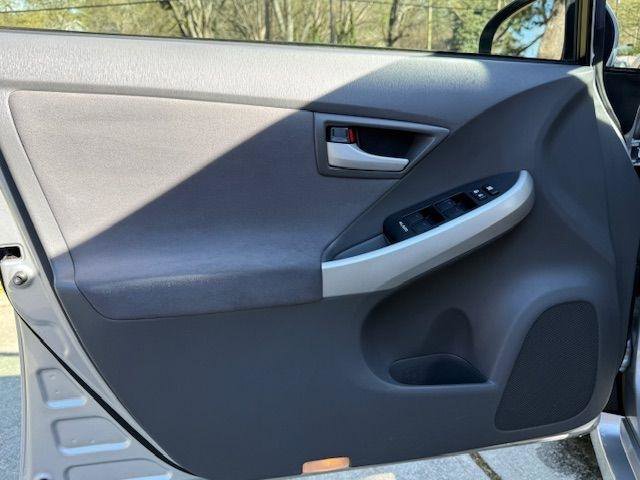 Used 2010 Toyota Prius One image 27