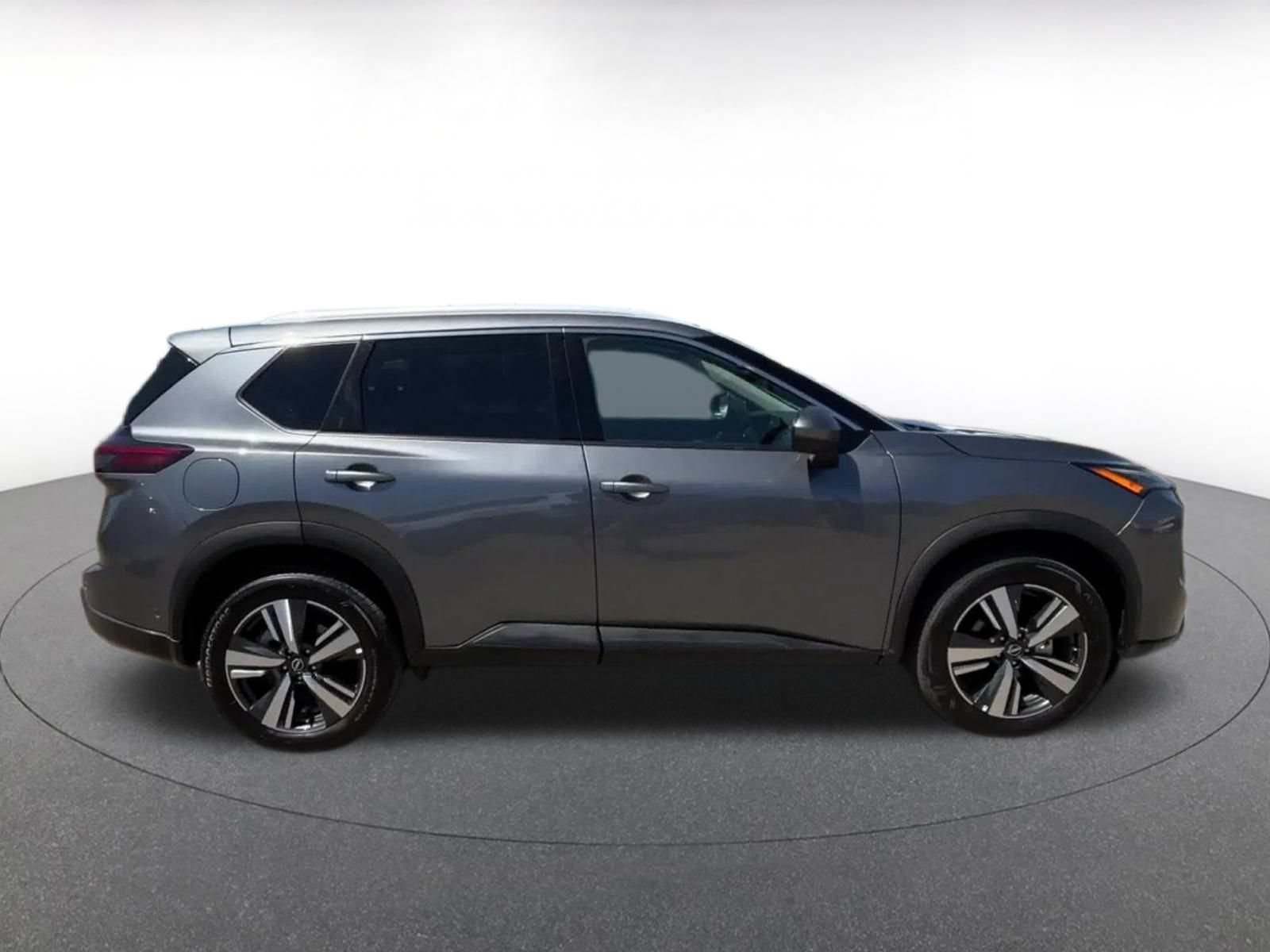 Used 2026 Nissan Rogue SL AWD/4WD image 16