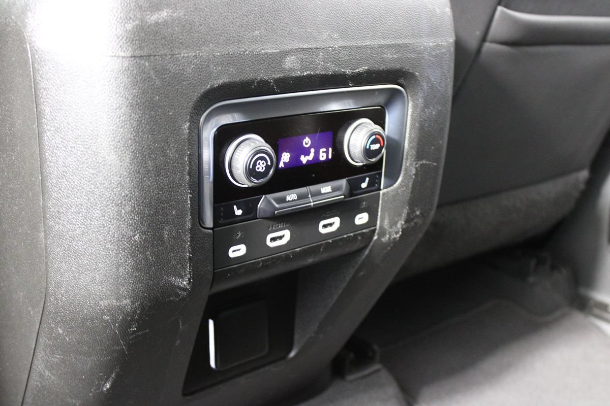 Used 2022 Chevrolet Tahoe RST w/ Luxury Package AWD/4WD image 37