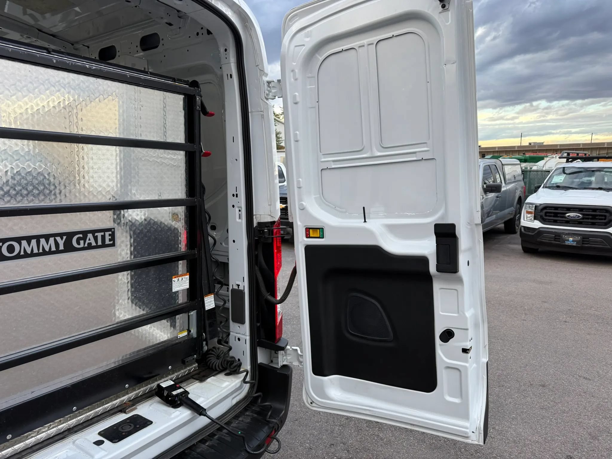 Used 2021 Ford Transit 150 Medium Roof RWD image 34