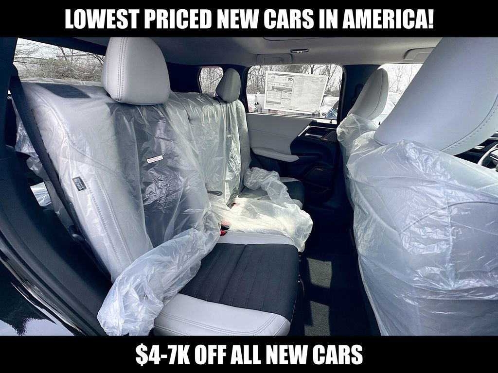 New 2026 Mitsubishi Outlander SE image 10