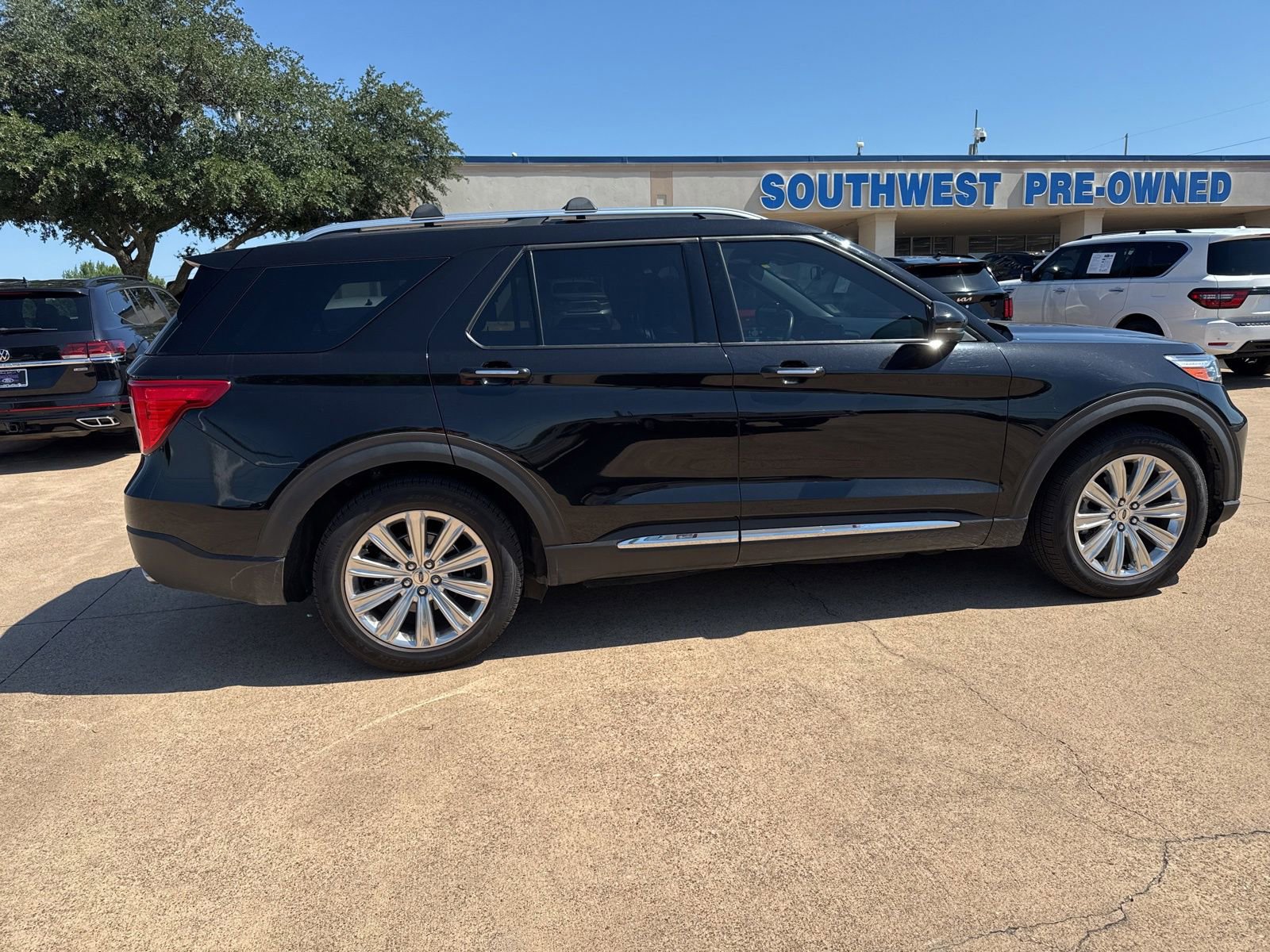 Used 2020 Ford Explorer Limited RWD image 8