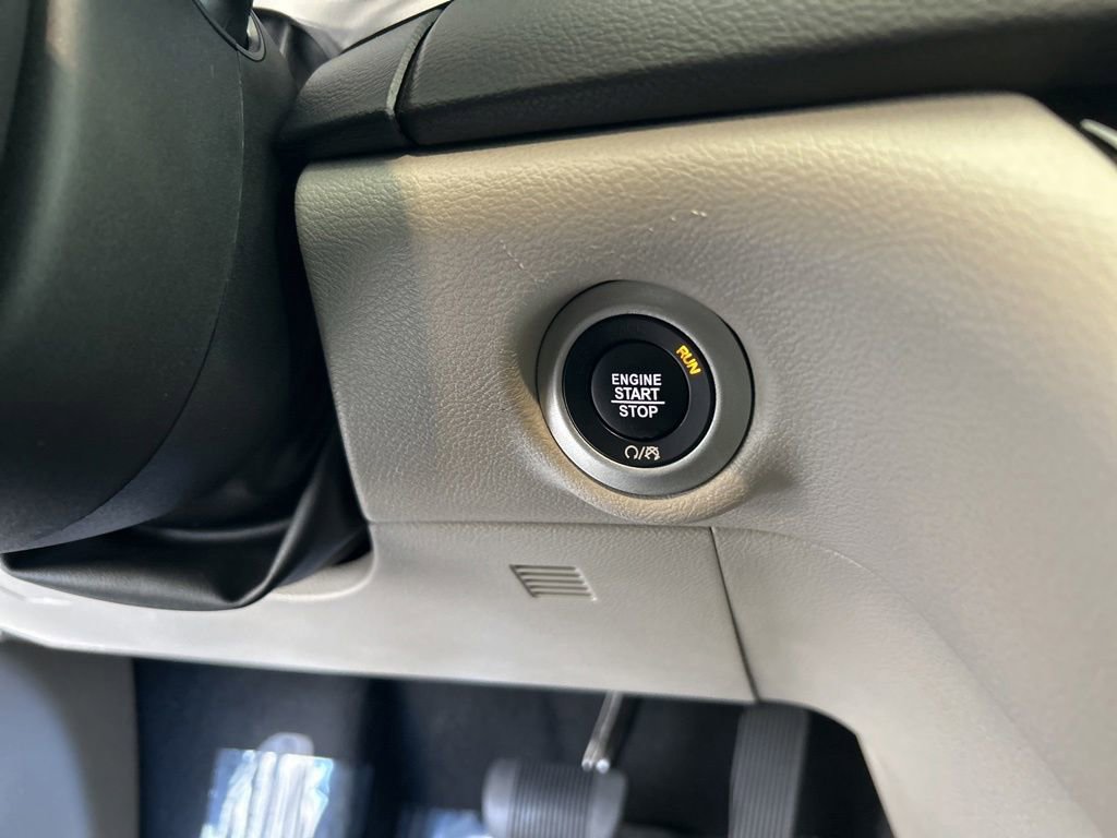 Used 2024 Chrysler Pacifica Touring-L FWD image 52