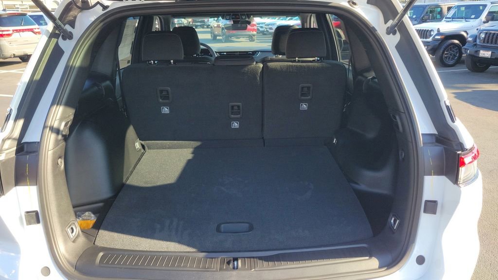 Used 2025 Jeep Grand Cherokee Laredo image 8