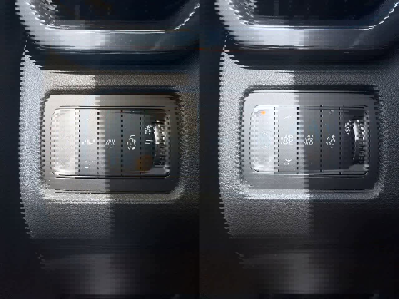 Used 2025 GMC Acadia AT4 w/ LPO, Floor Liner Package image 25