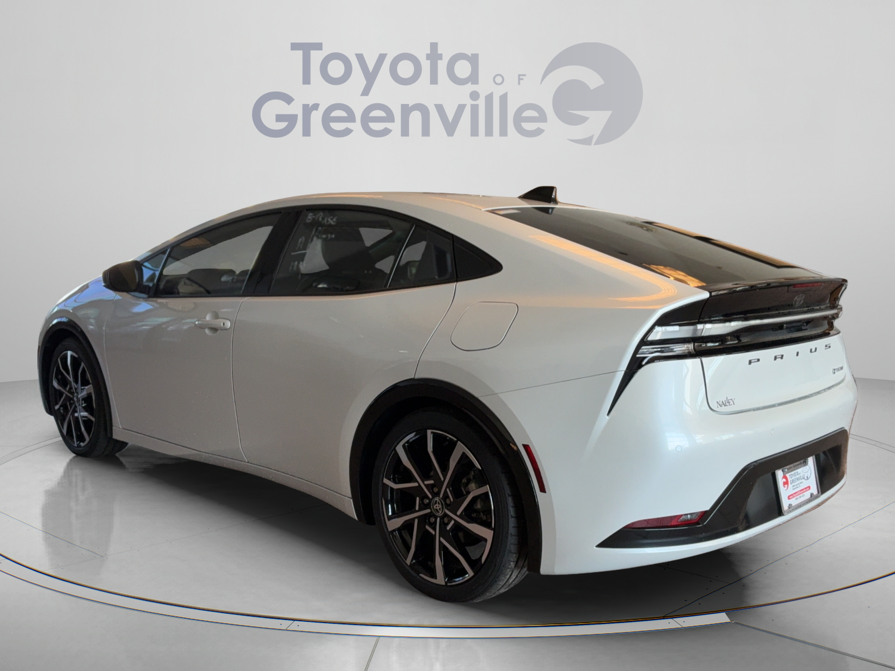 Certified 2026 Toyota Prius Plug-In Hybrid FWD image 4