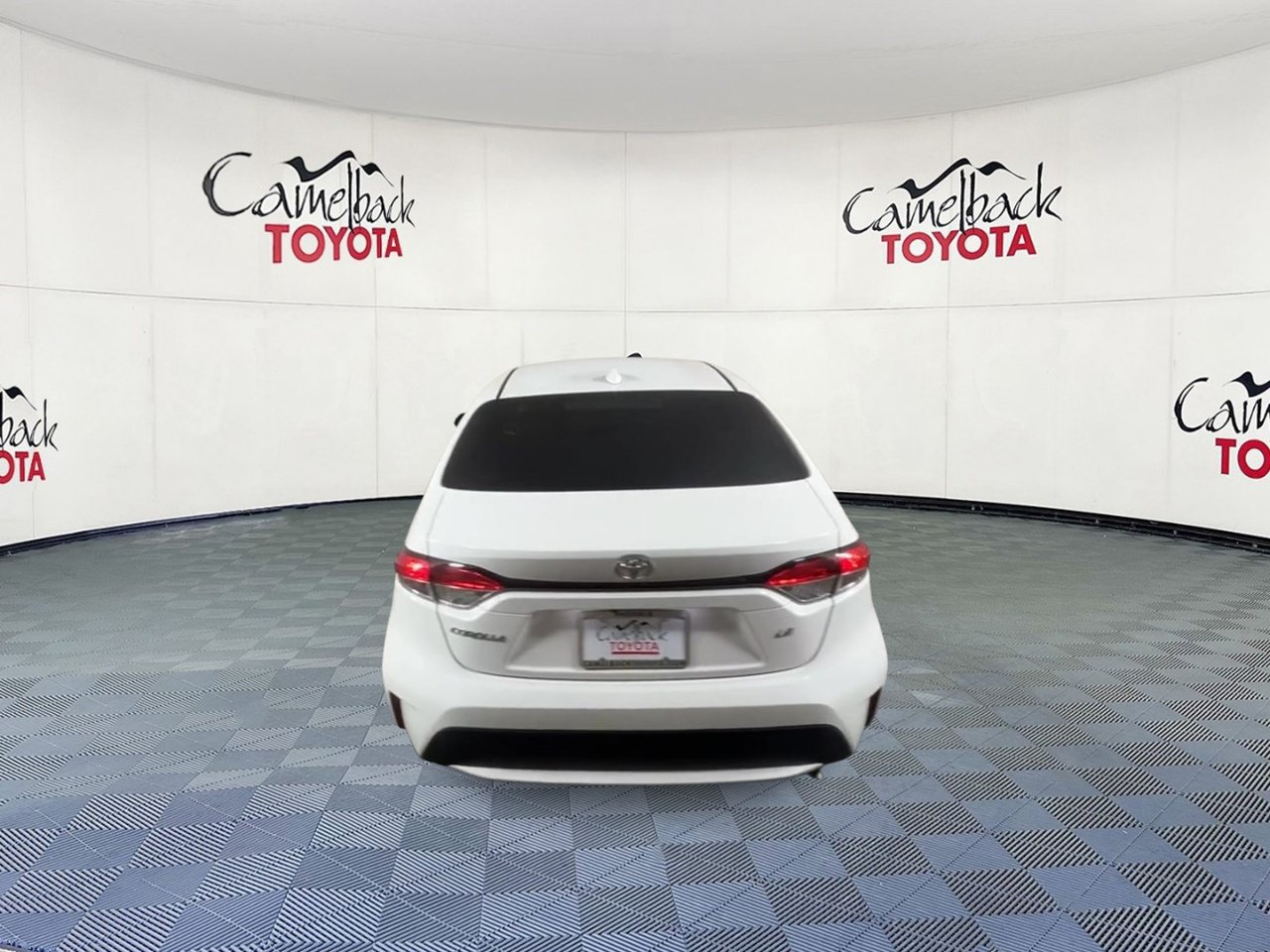 Used 2021 Toyota Corolla LE w/ Carpet Mat Package (TMS) FWD image 9