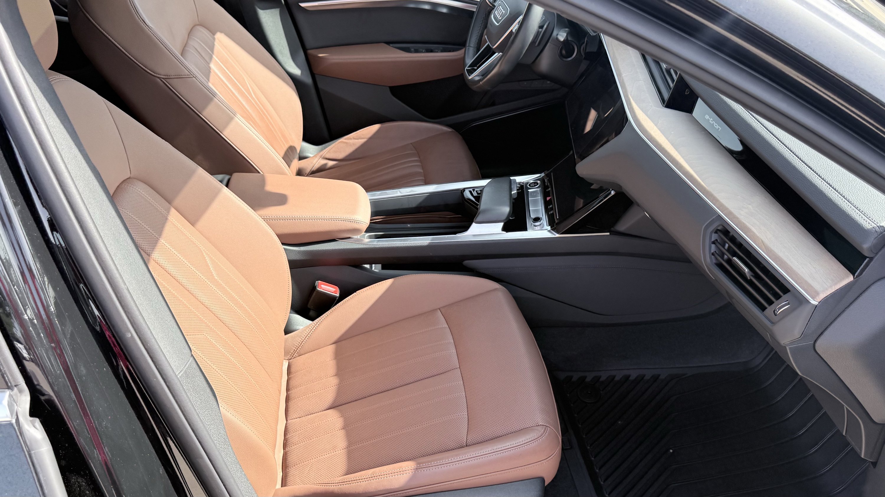 Used 2024 Audi Q8 e-tron Premium Plus w/ Premium Plus Package AWD/4WD image 54
