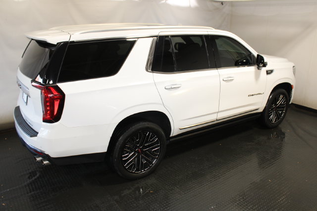Used 2021 GMC Yukon Denali w/ Denali Premium Package AWD/4WD image 5