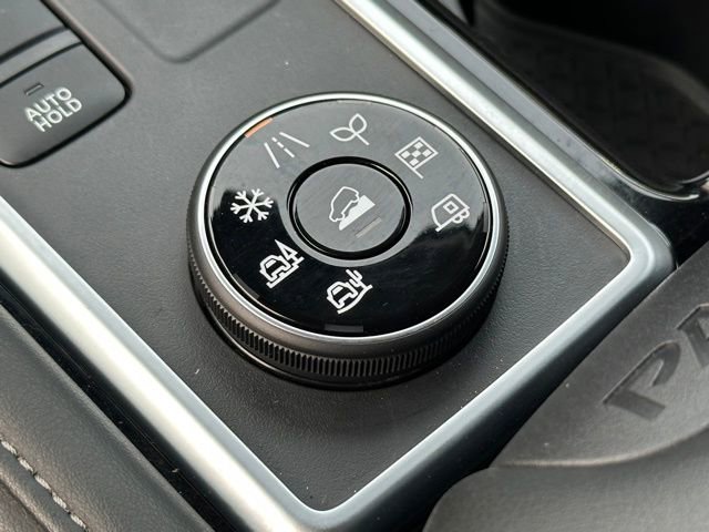 Certified 2025 Nissan Pathfinder SL image 37