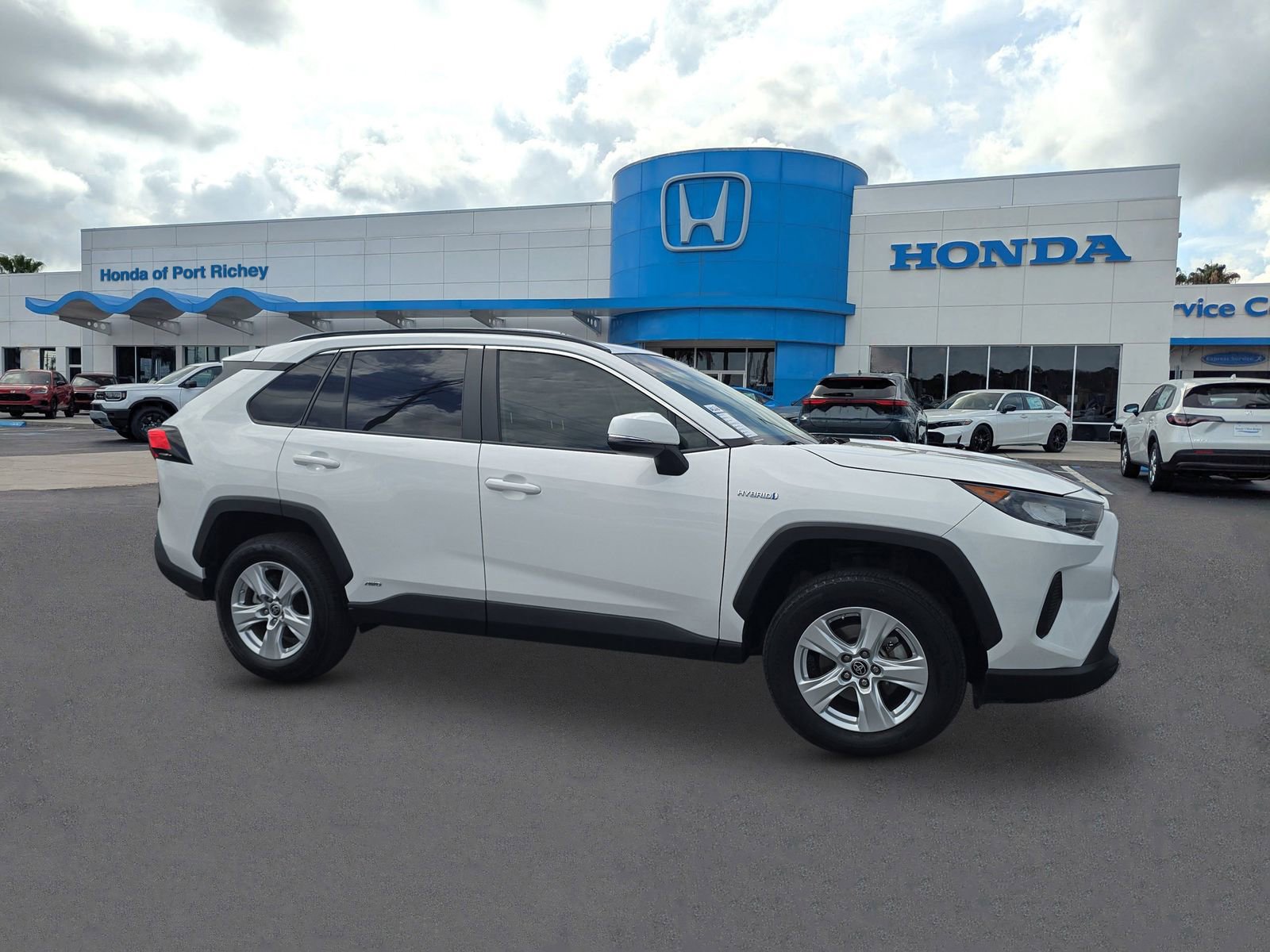 Used 2021 Toyota RAV4 LE AWD/4WD image 28