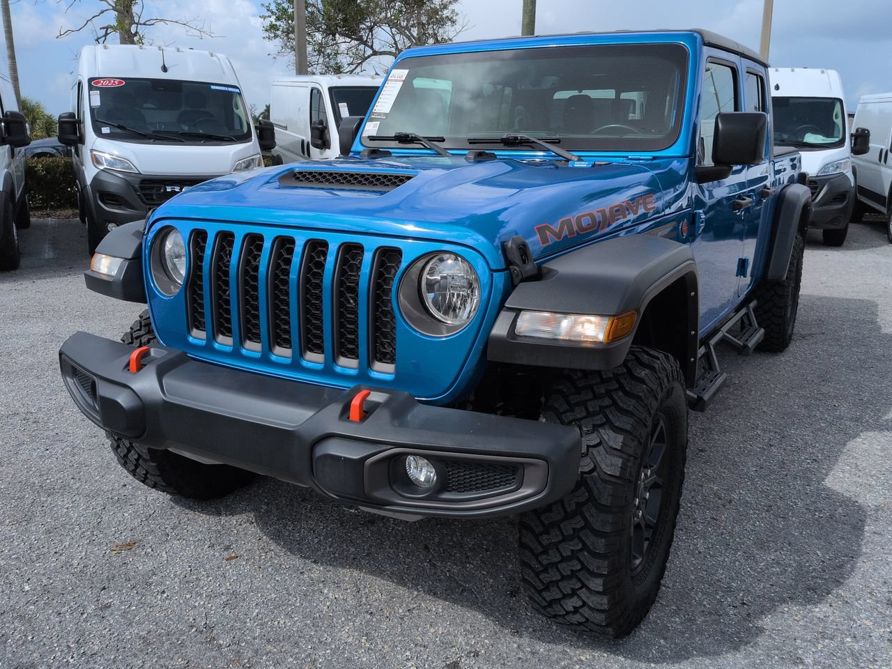 Used 2023 Jeep Gladiator Mojave AWD/4WD image 9