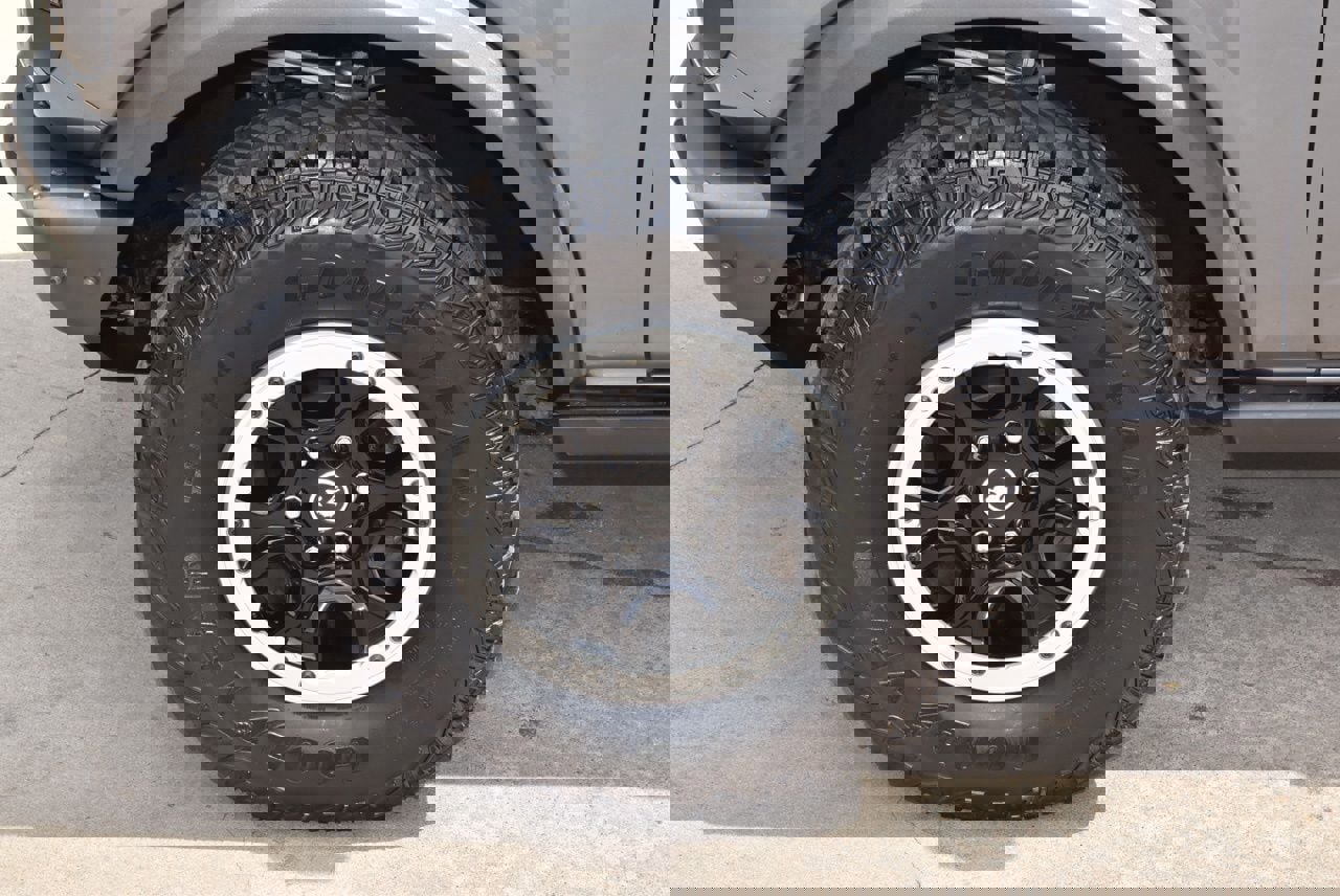 Certified 2021 Ford Bronco Black Diamond w/ Sasquatch Package image 48