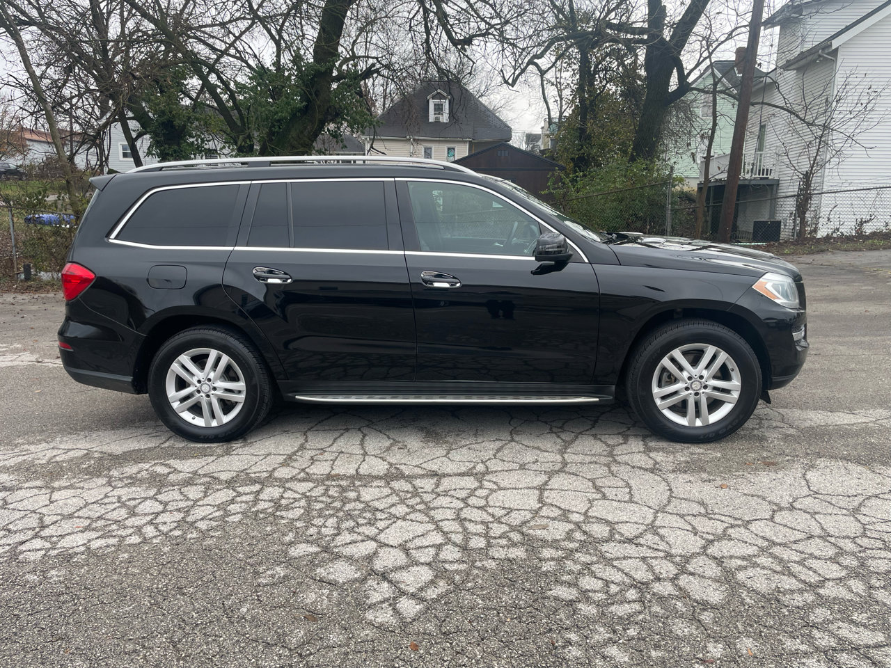 Used 2014 Mercedes-Benz GL 450 4MATIC image 4