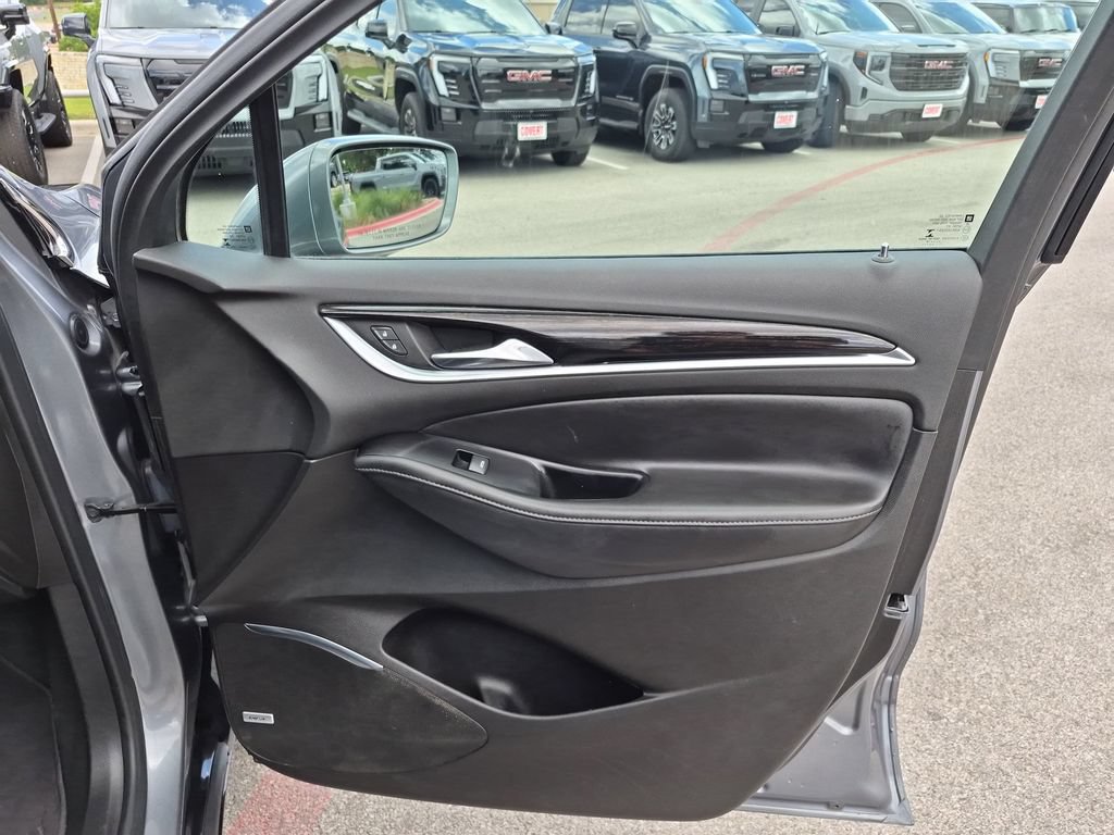 Used 2019 Buick Enclave Avenir w/ Avenir Technology Package FWD image 40