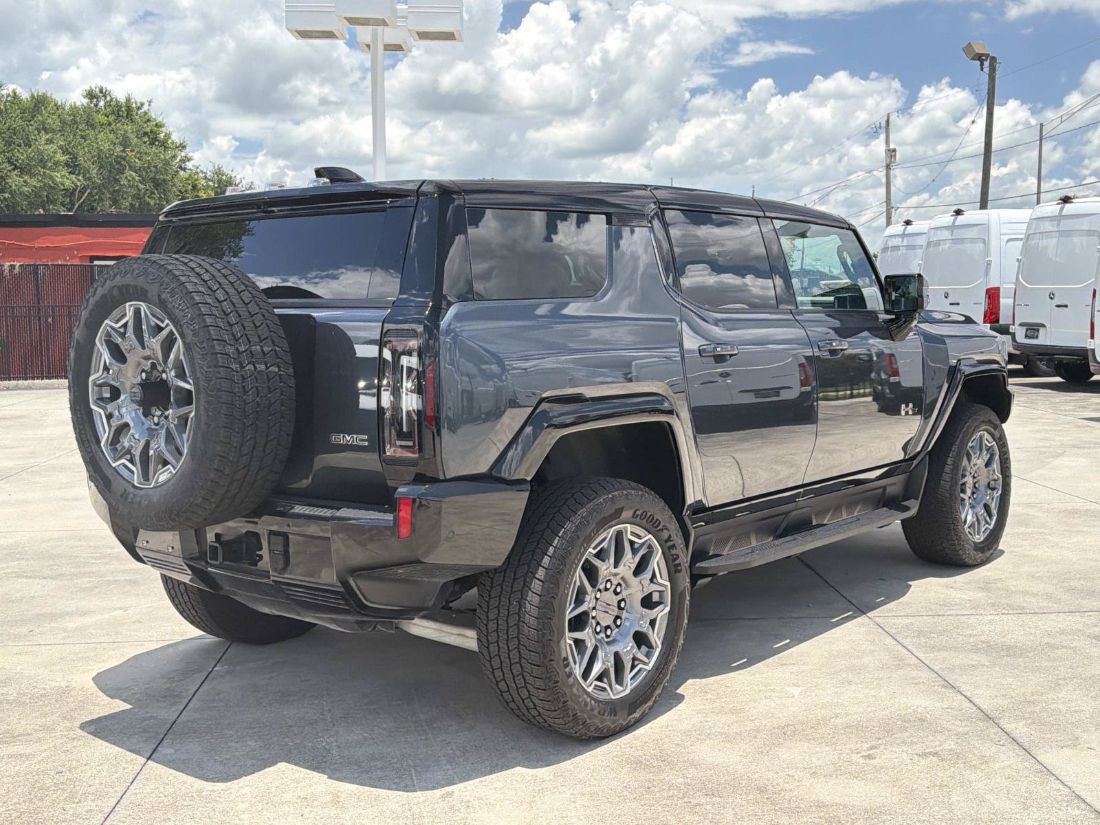 Used 2026 GMC Hummer EV SUV AWD/4WD image 3