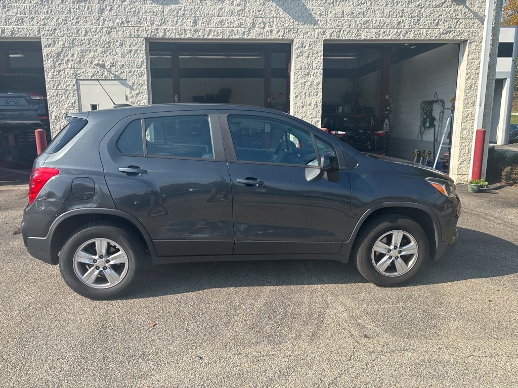 Used 2019 Chevrolet Trax LS AWD/4WD image 8