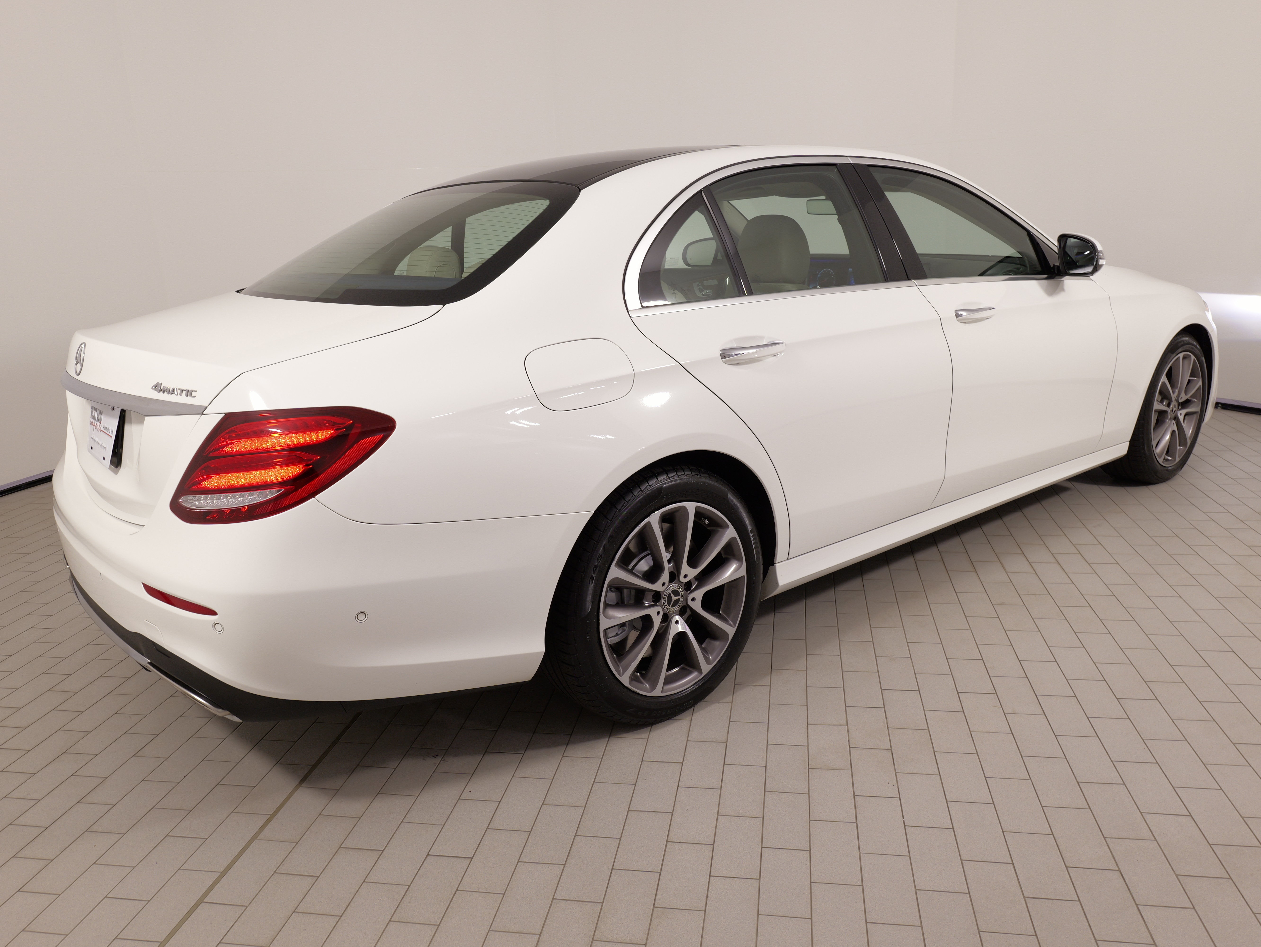 Used 2020 Mercedes-Benz E 450 4MATIC Sedan image 11