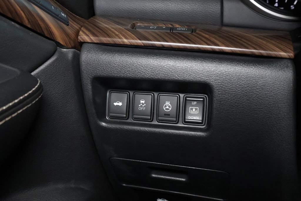 Used 2017 Nissan Maxima Platinum w/ Interior Lighting Package FWD image 25