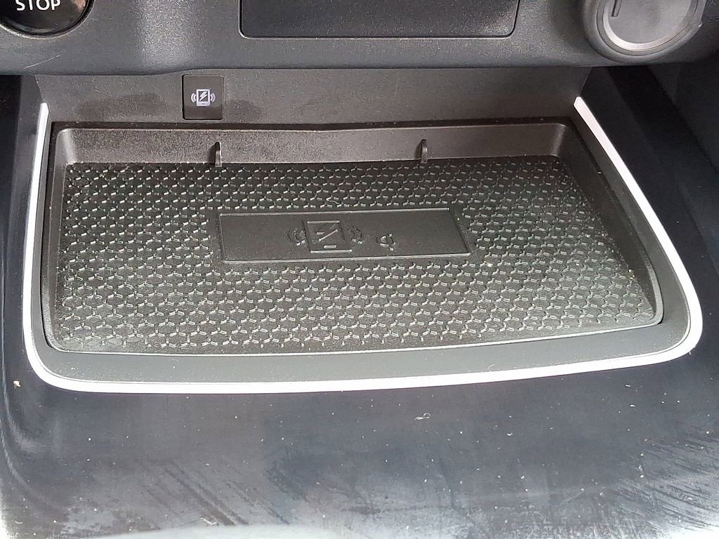 Used 2024 Nissan Rogue Platinum image 27