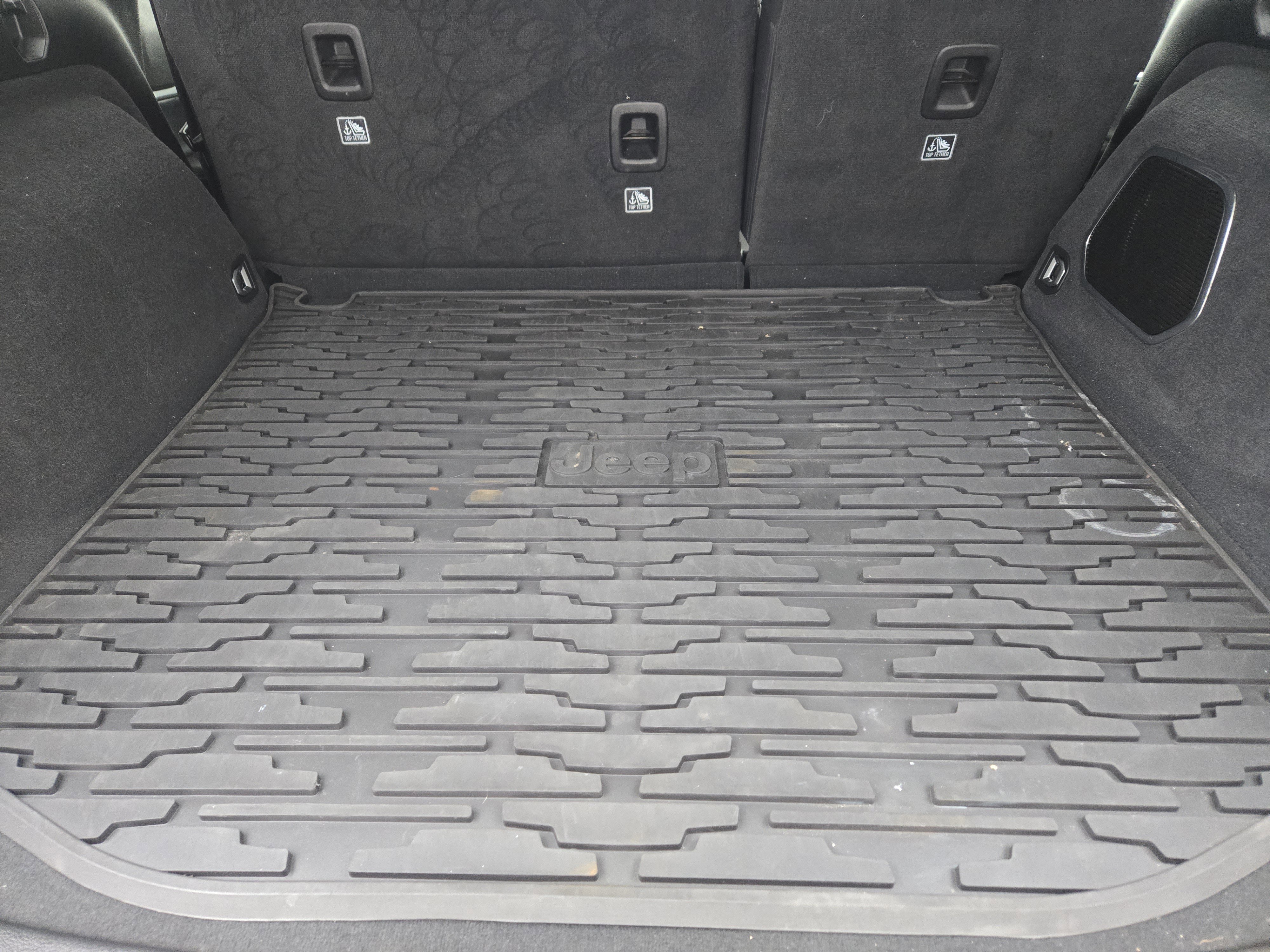 Used 2022 Jeep Grand Cherokee Trailhawk w/ Luxury Tech Group III image 35