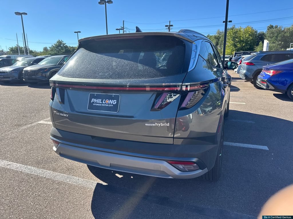 Used 2025 Hyundai Tucson Limited AWD/4WD image 9