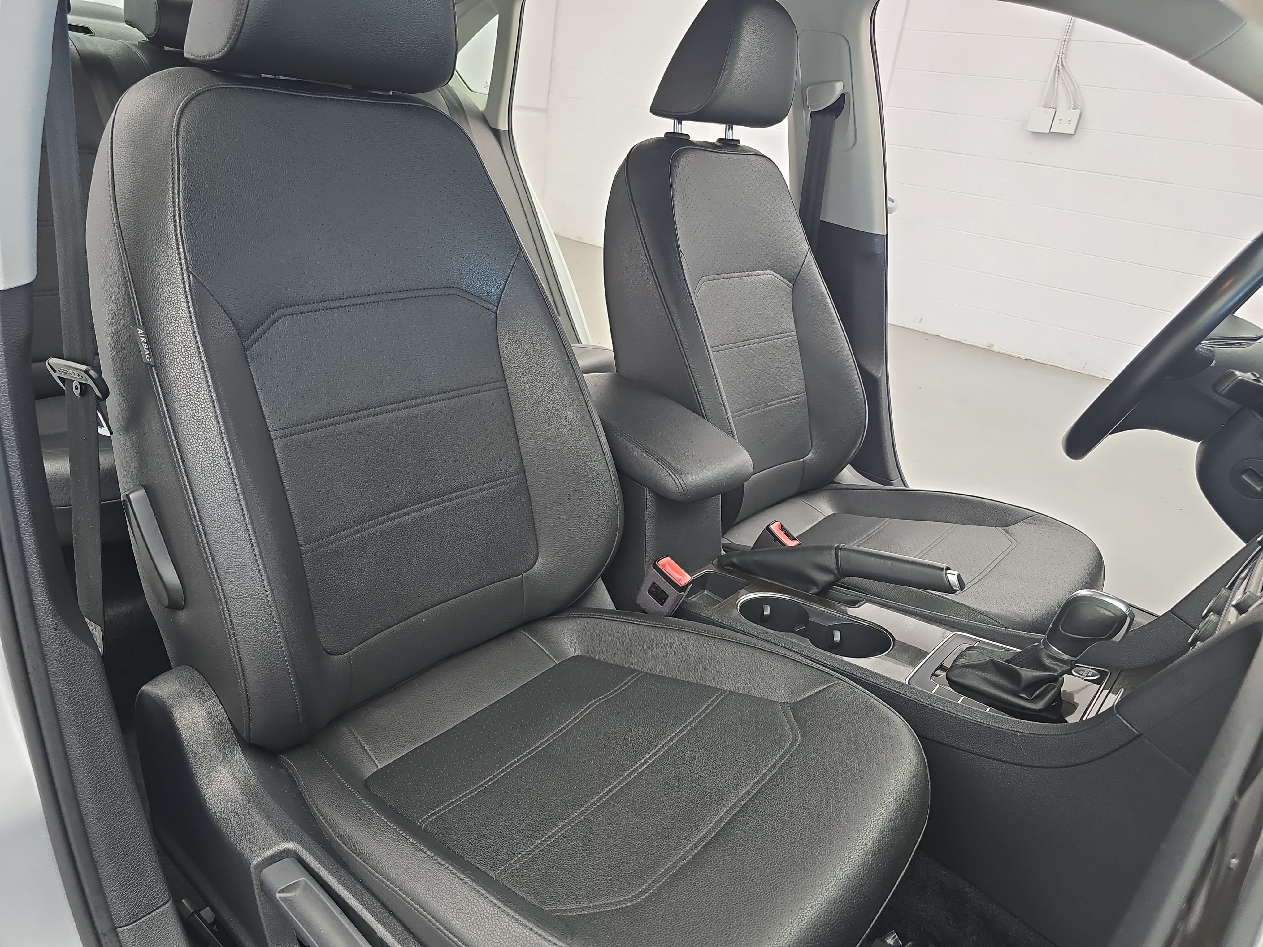 Used 2017 Volkswagen Passat 1.8T SE FWD image 10