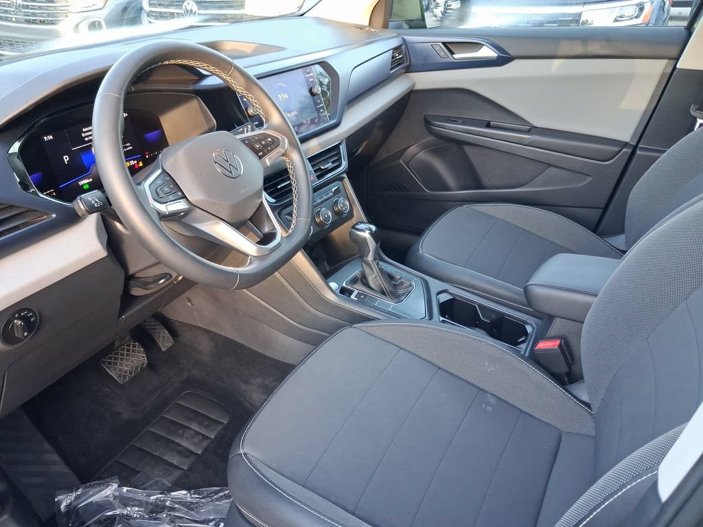 Certified 2022 Volkswagen Taos SE FWD image 13