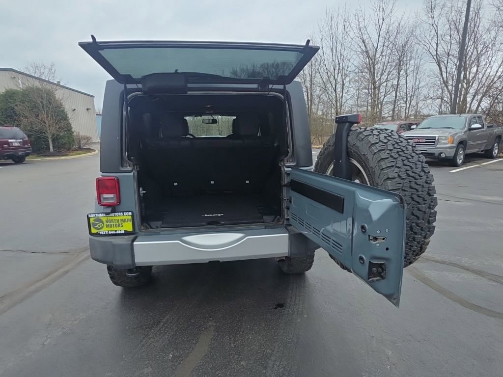 Used 2015 Jeep Wrangler Unlimited Sahara w/ Dual Top Group image 31