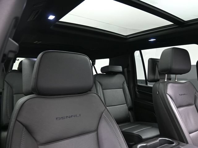 Used 2023 GMC Yukon XL Denali w/ Denali Reserve Package AWD/4WD image 31