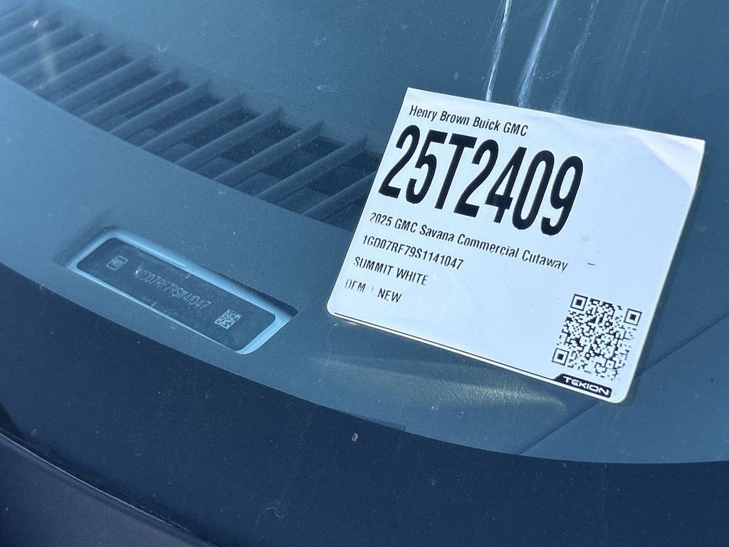 New 2025 GMC Savana 3500 w/ Power Convenience Package image 33