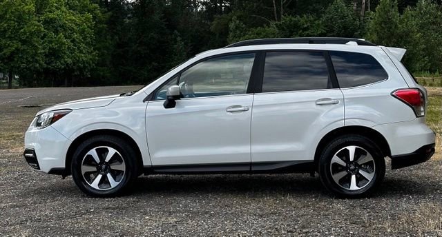 Used 2017 Subaru Forester 2.5i Limited AWD/4WD image 6