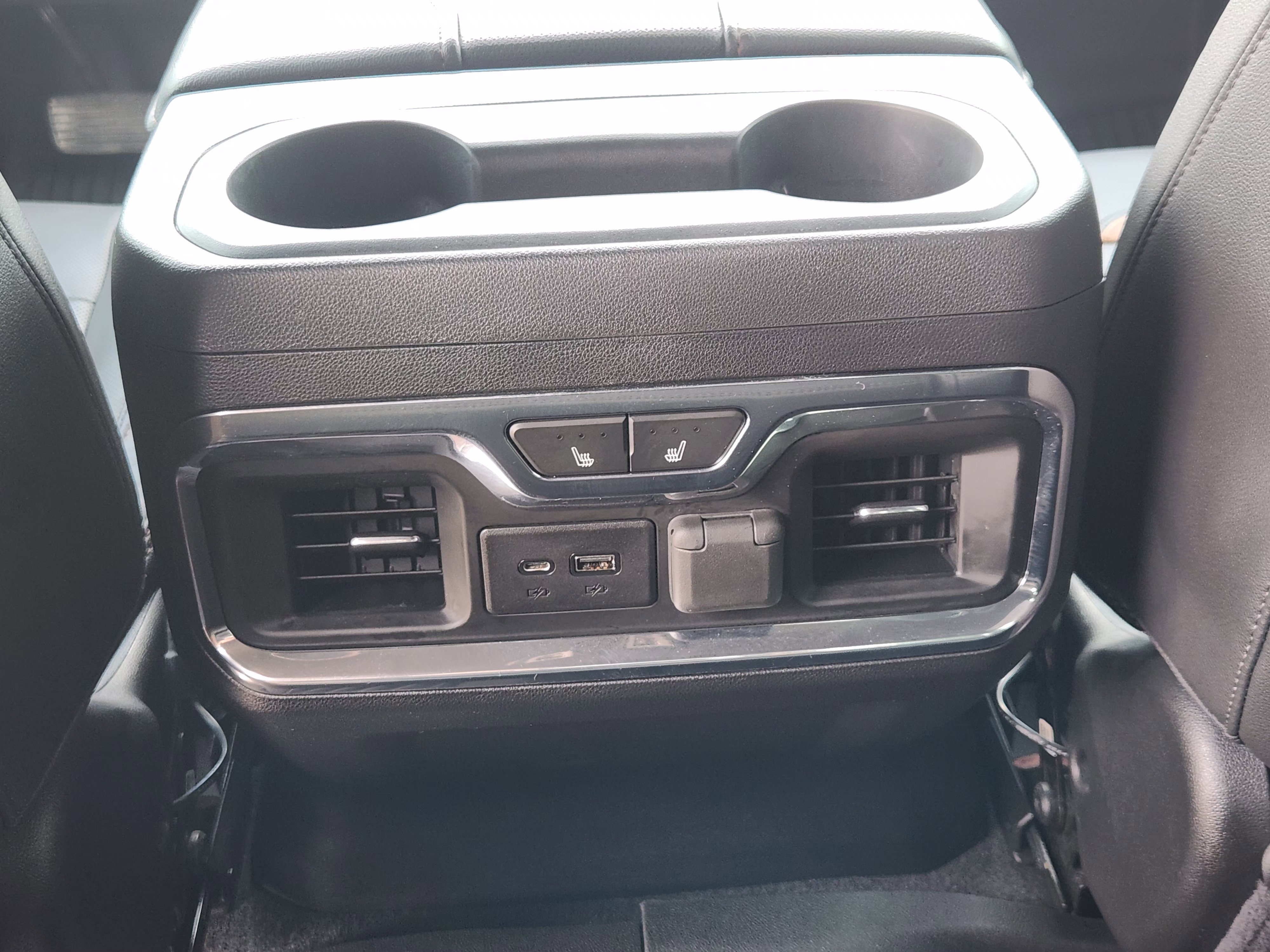Used 2020 GMC Sierra 1500 AT4 w/ AT4 Premium Package AWD/4WD image 32