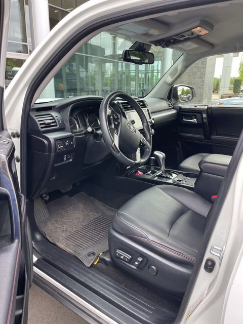 Used 2022 Toyota 4Runner TRD Off-Road Premium AWD/4WD image 3