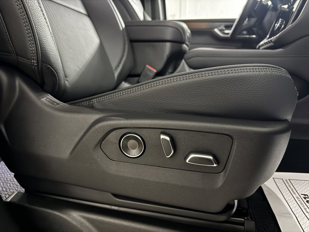 New 2026 GMC Yukon Denali w/ Sun & Power Step Package image 79