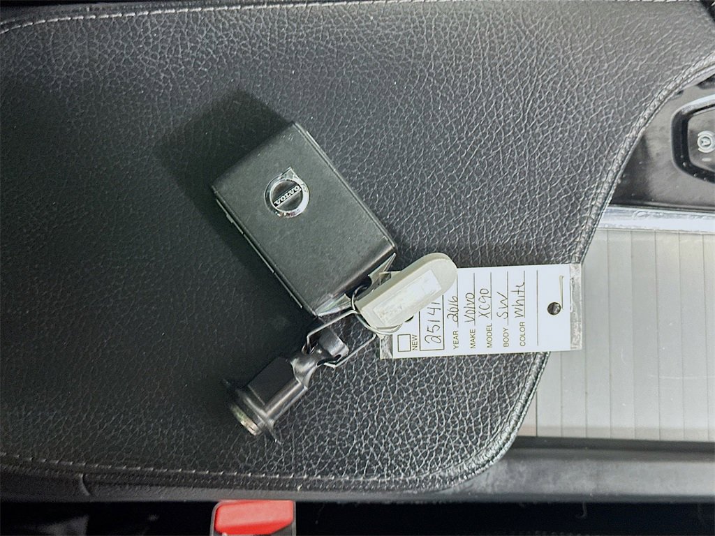 Used 2016 Volvo XC90 T5 Momentum image 34