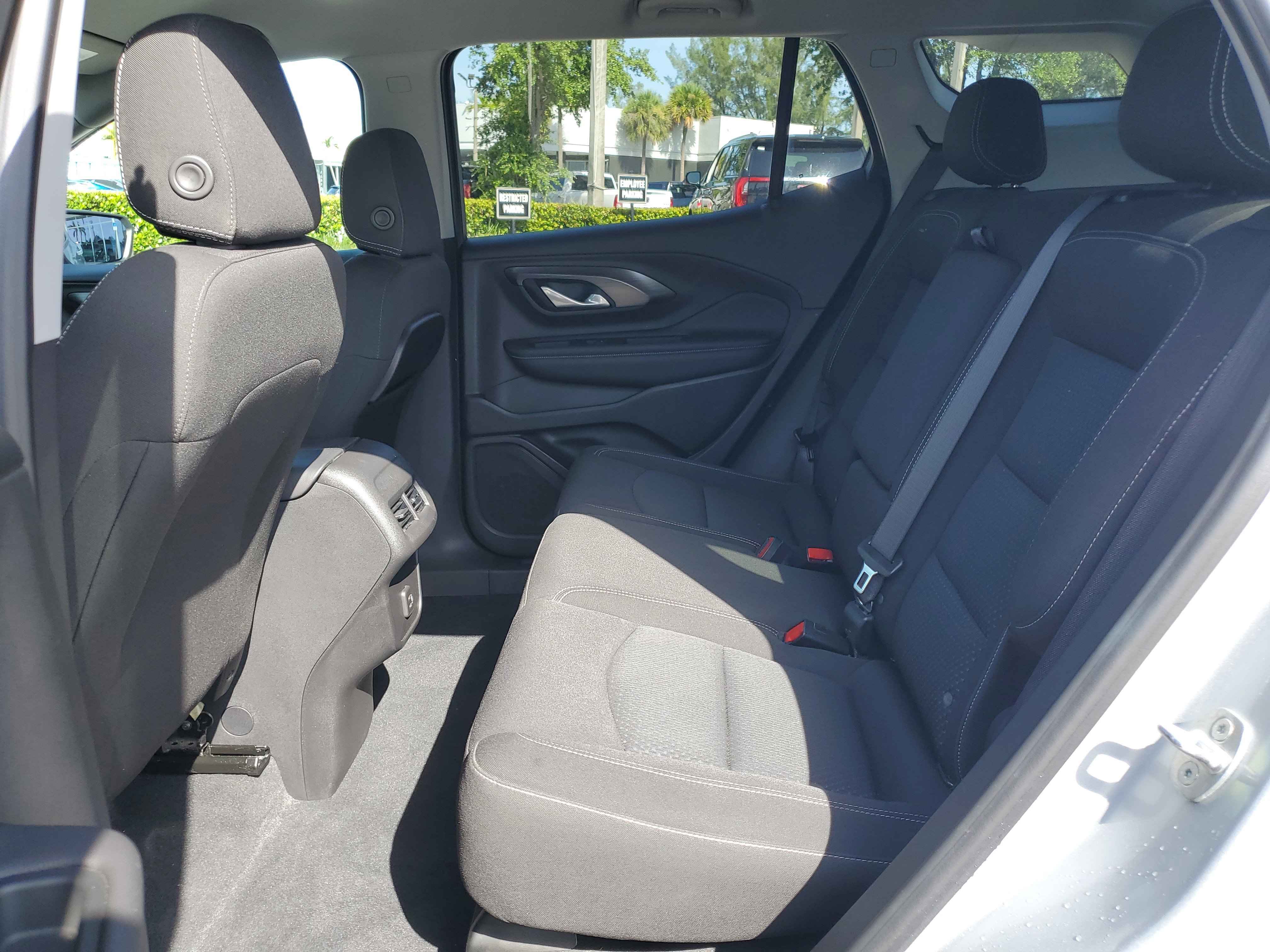 Used 2022 GMC Terrain SLE image 13