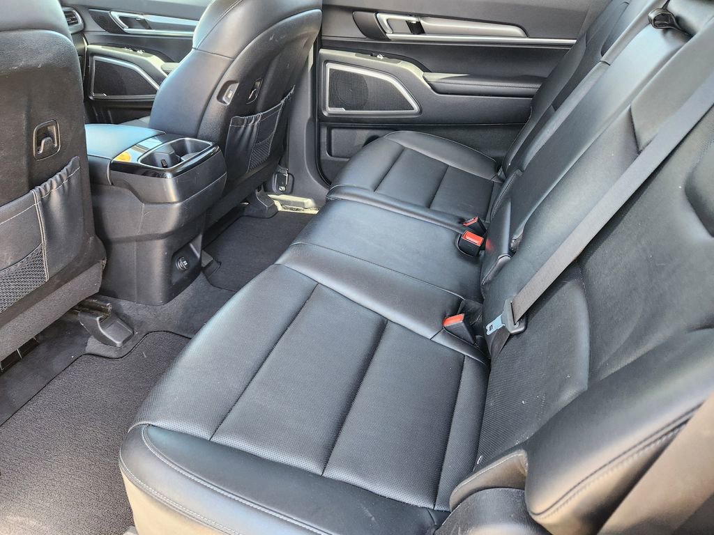 Certified 2022 Kia Telluride LX image 9