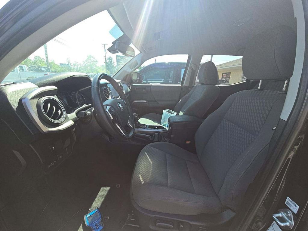 Used 2023 Toyota Tacoma SR5 RWD image 7