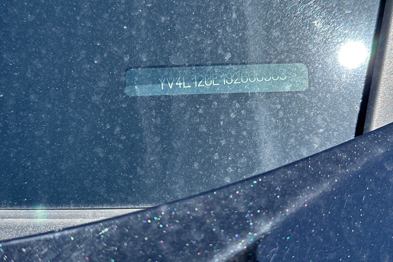 Used 2025 Volvo XC40 B5 Plus image 3