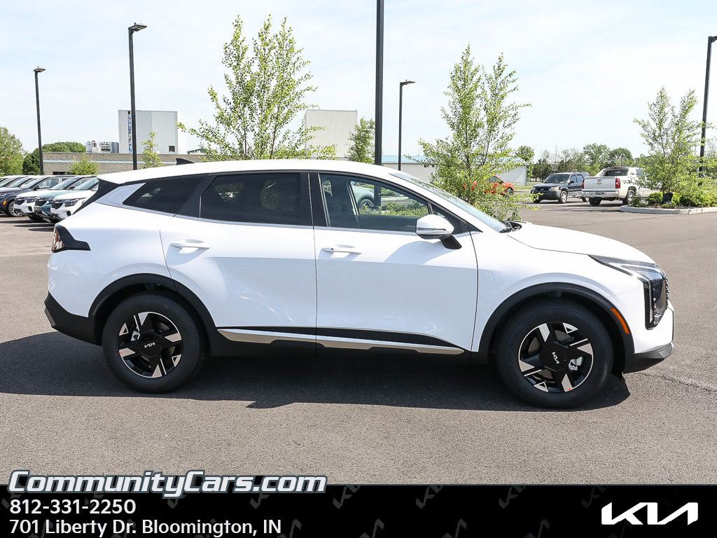 New 2026 Kia Sportage LX w/ LX Convenience Package FWD image 8