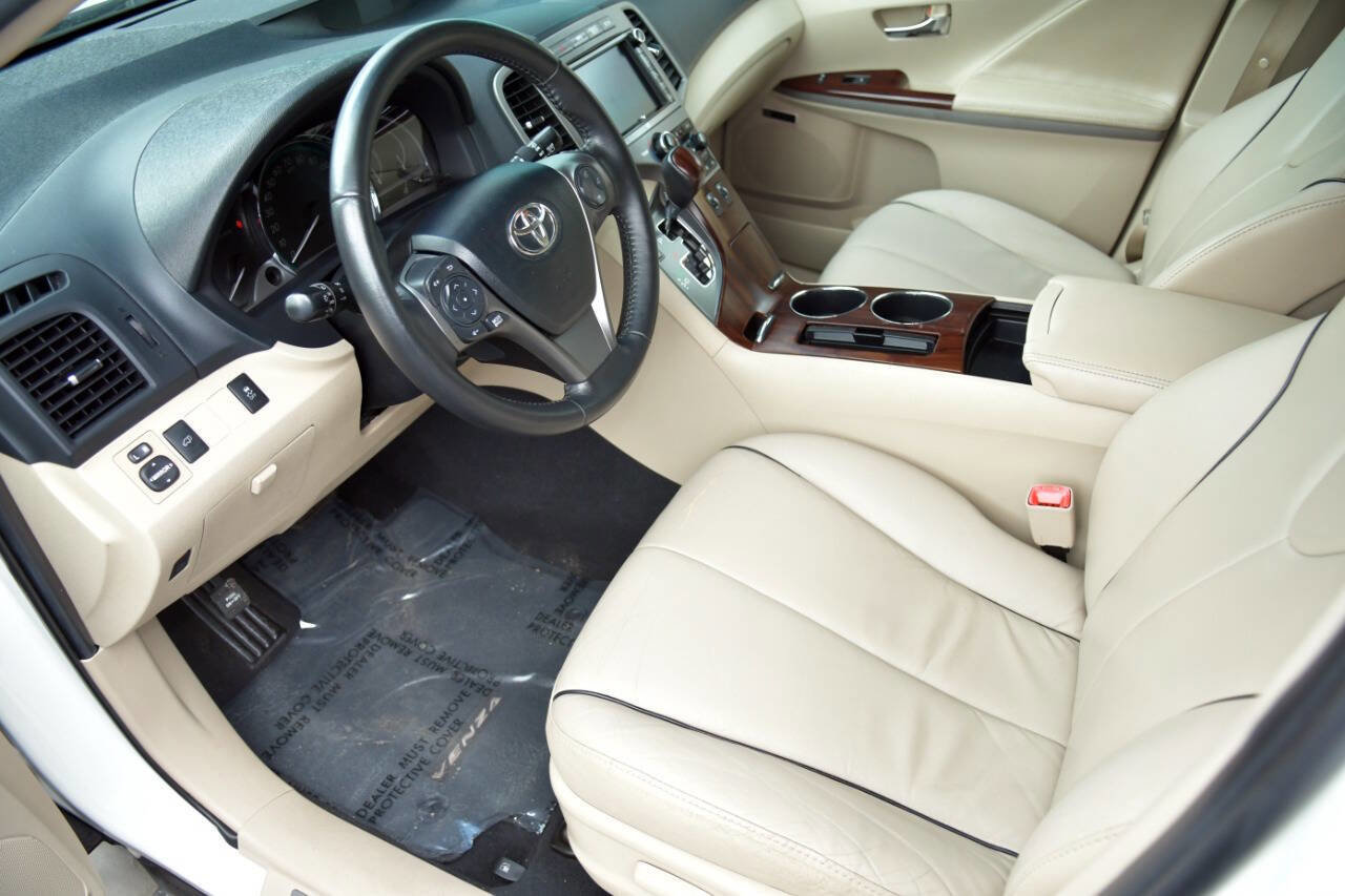 Used 2013 Toyota Venza Limited w/ Tow Prep Pkg image 16