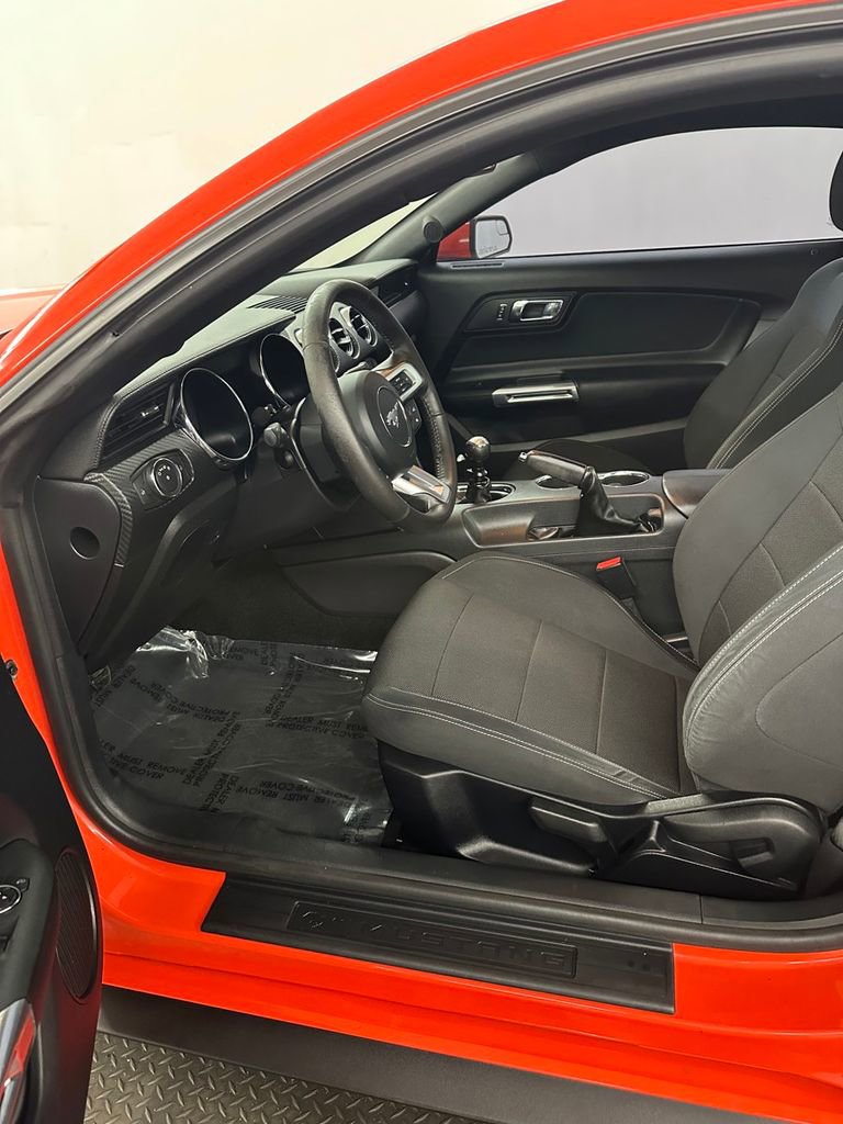 Used 2015 Ford Mustang Coupe RWD image 11